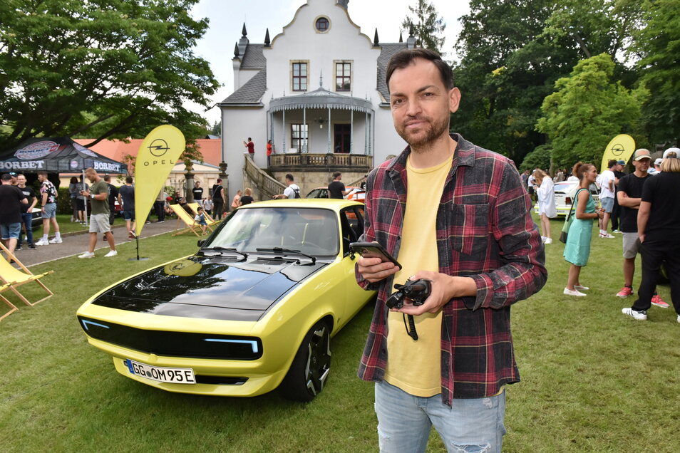 Andreas Füllborn hat das Autotreffen veranstaltet.