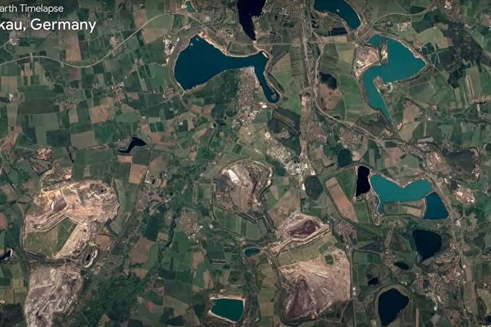 So sieht das Leipziger Neuseenlandes rund um Zwenkau heute aus. Google Earth macht jetzt auch die Entwicklung der letzten Jahrzehnte sichtbar.