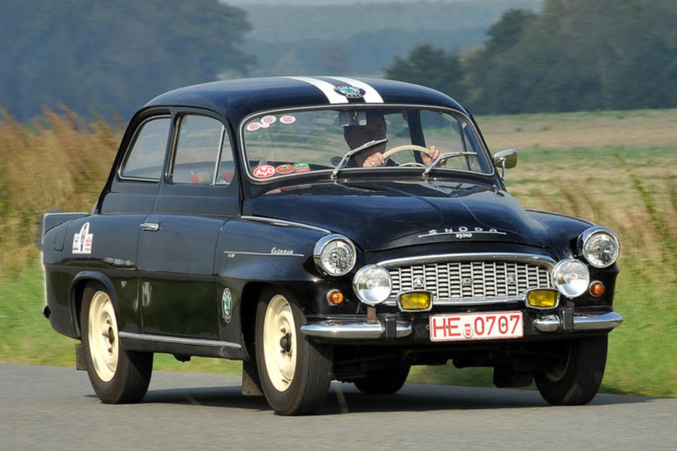 Hunderte Oldtimer in Radeberg | Sächsische.de