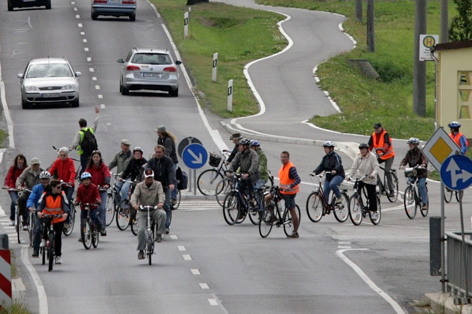 Demo für Radweg nach Kamenz Sächsische.de