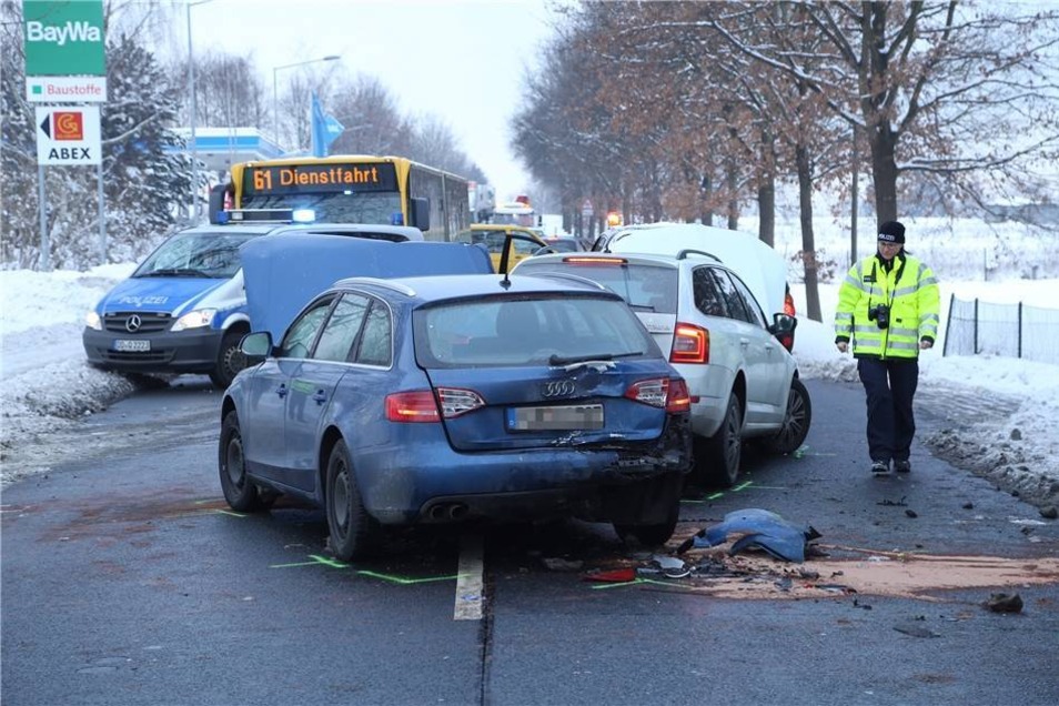 Schwerer Unfall Auf Der B6 | Sächsische.de