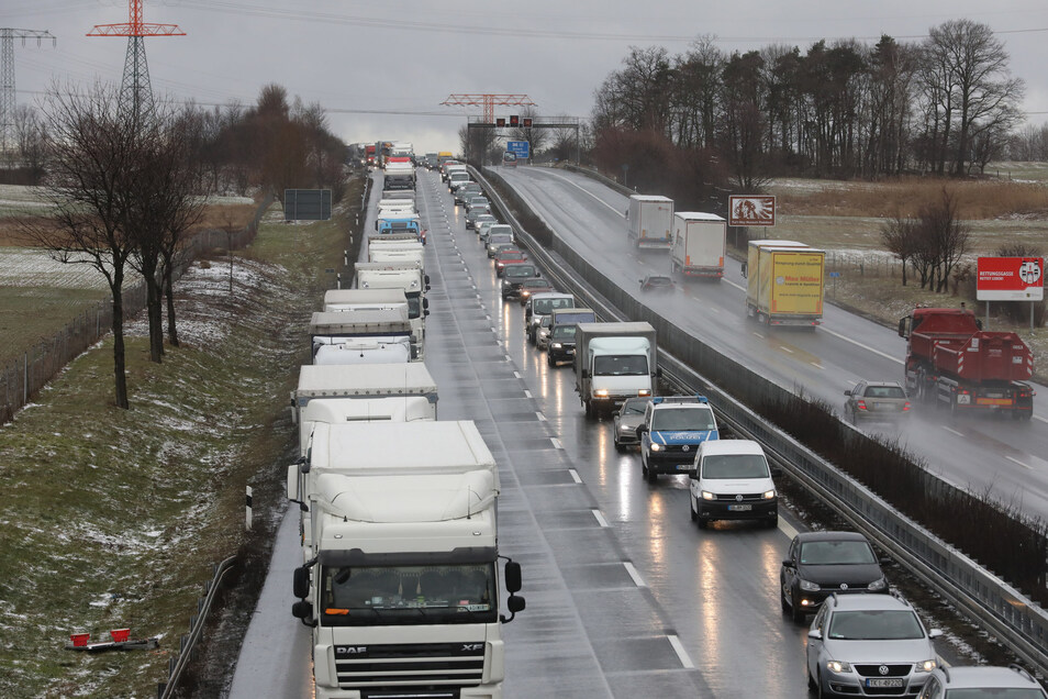 Kilometerlanger Stau Auf Der A4 Bei Dresden | Sächsische.de