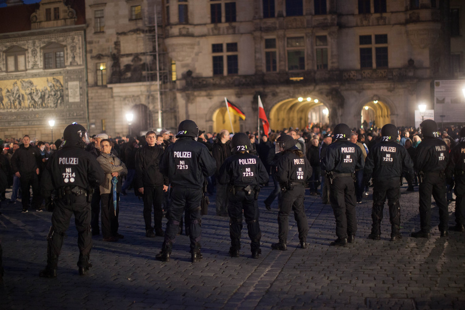 Dresdens Problem Mit Den Nazis Sächsische De