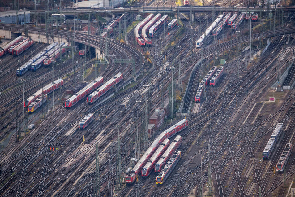 Nach Unglücken Bahn rüstet Stellwerke nach Sächsische.de