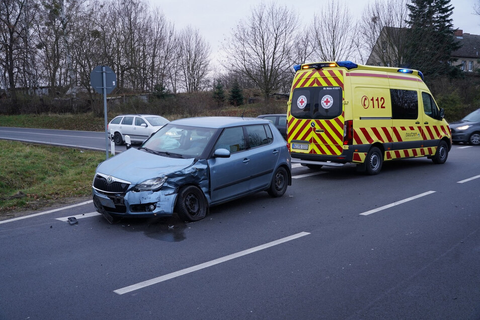 Skoda Kollidiert Mit Transporter Sachsische De