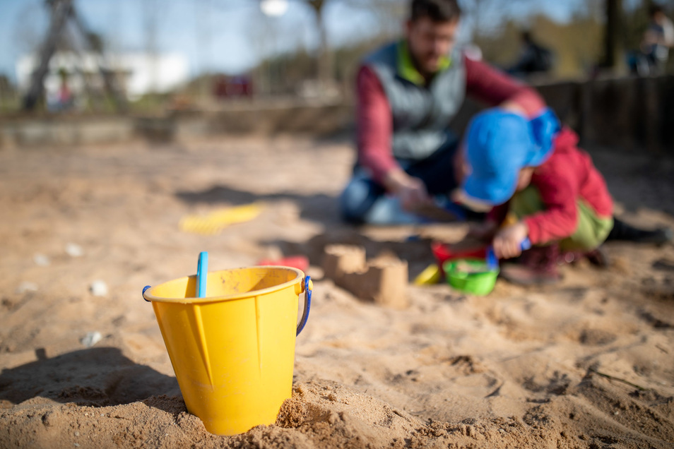 Wann Kinderbetreuung Strafbar Ist Sachsische De