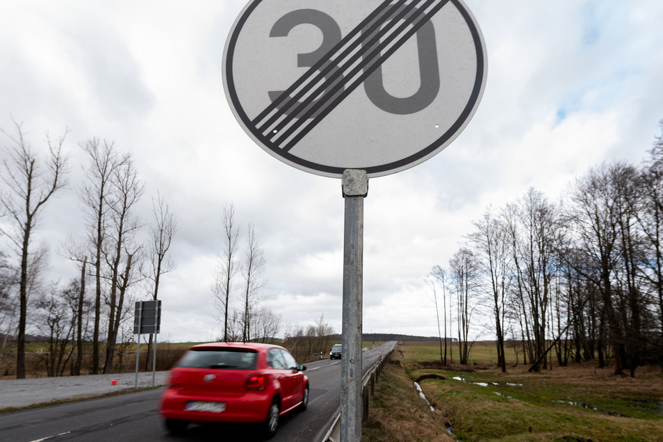 Blitzerfalle Auf Dem Weg Zur Autobahn Sachsische De