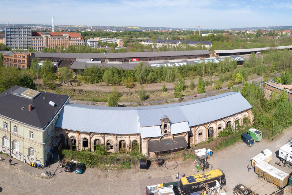 Globus was planning a wholesale market on the site of the former Leipzig train station in Dresden.  According to the company, negotiations are still ongoing with the city administration for an alternative location.