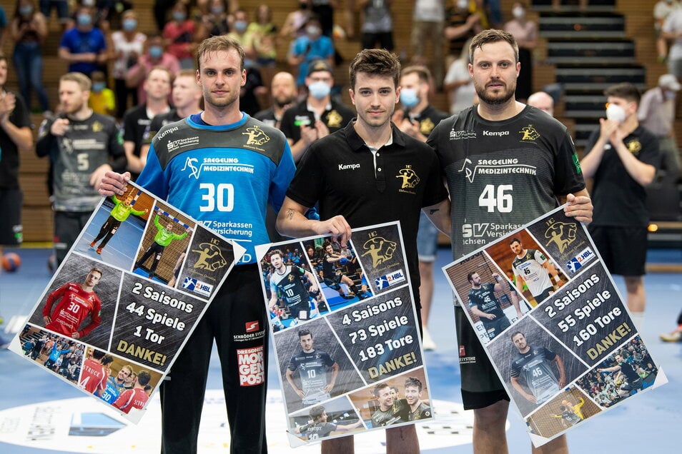 Four players were officially bid farewell to HC Elbflorenz before the game (from left): Tom Göres, Nils Gugisch and Jonas Thümmler as well as Michal Kasal, who was not there on Sunday.