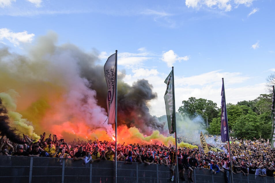 Polizei ermittelt jetzt gegen Dynamo-Fans | Sächsische.de