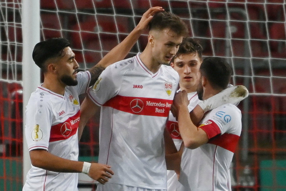 Stuttgart's Nicolas Gonzales (lr), goal scorer Sasa Kalajdzic, Mateo Klimovicz and Gonzales Castro cheer after the goal to make it 1-0.